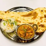 チキンカレー＆ナン Chicken curry＆nan（B＆Bレストラン）