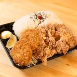 1キロからあげ＆ヒレカツ弁当（デカ盛り弁当 はるき 大通店【唐揚げ弁当屋】）