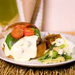 KAKUMEIカプレーゼ(KAKUMEI burger & cafe)