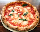 ピッツァ・マルゲリータ Pizza Margherita（トラットリア・ピッツェリア・アミーチ）