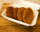 お肉屋さんのコロッケ国産牛メンチ各2個（小川畜産 総本店）