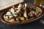 皮付きポテトのブルーチーズ&バルサミコクリーム Potato Wedges with Blue Cheese & Balsamico Cream(McLean-OLD FASHIONED DINER-)