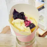 生クリーム ブルーベリージャムとクリームチーズ（クレープドフフ王子公園）