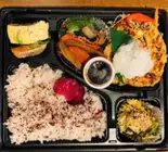 日替わり弁当 Bento Box of the Day（カフェ・キッチン薫風）