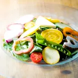 味の濃〜い季節野菜のサラダ(野菜がおいしい LONGING HOUSE)