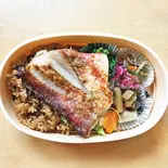 寝かせ玄米-酵素玄米-と赤魚(あかうお)の粕漬け焼き(主菜)弁当(旬和膳きゅう)