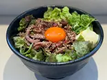 黒毛和牛ローストビーフのユッケ丼(肉タレ屋 なんばBAL店)