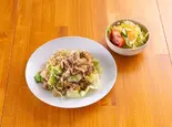 牛肉とレタスの炒飯（珈琲通）