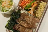 上カルビ・上ハラミ焼肉弁当（赤ほむら）