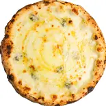 Pizzaクアトロフォルマッジ(イタリア産ハチミツ付)（Pizzeria TRULLI）