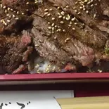 柔らかサーロインステーキ重(140g)（焼肉じばご）