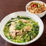 タイ風うどん+ミニガパオ（ソイアーリータイ料理両国店）