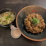 肉1.5倍 和牛丼+和牛麺+温たま（黒毛和牛丼ぶり専門店 和牛丼 弥勒みろく）