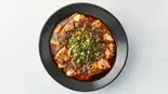 【丼ぶり】黒 「圧倒的！！東京麻婆豆腐」 Tokyo Mapo Tofu（麻婆豆腐TOKYO 名古屋店）