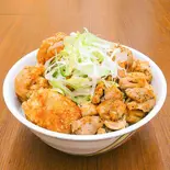 【新メニュー】唐揚げ・焼鳥W盛り丼(からあげ丼 日の家)
