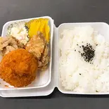 カニクリームコロッケ唐揚げ弁当(もも)（からあげHOUSE）