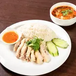 カオマンガイ+ミニトムヤムクンセット（ソイアーリータイ料理両国店）