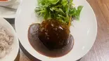 あらびきハンバーグ【ライス・サラダ付き】(diningbar tsubaki)