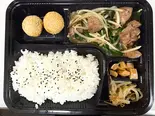 大山地鶏のレバニラ弁当（元祖西成ホルモン天婦羅48）
