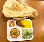 カレー&タンドリーチキン・ナン・ライス・サラダ/Curry Set B(Curry&Tandoori Chicken・Naan・Salad)(インドネパールレストランラリグラス)