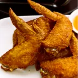 手羽先黒胡椒揚げ（楽しい酒場·八鮮食堂）