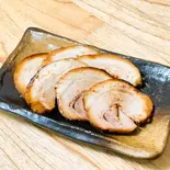 上・炙りチャーシュー皿(チャーシュー6枚)（ご褒美チャーシュー丼 ぶた丸）