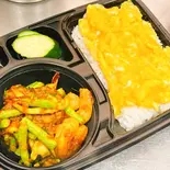 インゲンとシーフードのムーターメリックを使った激辛カレーペースト炒め +ご飯+スクランプエッグ(PINTO)