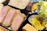 厚切りあぐーロースの白いとんかつ弁当200g（アグー専門店 白いとんかつ 花ひらく 四ツ橋店）