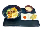 ビビンバ定食（株式会社野山製靴 心食堂）