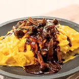 キノコたっぷりデミオムライス(ふわふわ夢見るオムライス)
