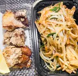 『W弁当』大満足豚キムチ＆唐揚げ3個弁当（野球食堂グランドスラム）
