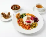 ホームメイドプレート(セレクトカレー、スリランカのおかず六種、バスマティライス、コロッケ、ミニデザート)（MEALS＆ROTTI by PAHANA）