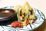 春巻き(白焼き・蓮根・大葉入り)（鉄・釜・鰻 ねどこ 南森町店）