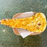 ガーリックナン(garlic nan)（Royal Curry House）