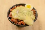 銘柄鶏とチーズの魯肉飯丼（魯肉飯専門 火豚～katon～ ルーローハン専門店）