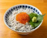 しらすいくら丼お店価格‼️（立川海鮮丼モンロー）