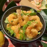 海老がたっぷり12尾【アジアンシュリンプボウル】（FAMILY DINER shrimp house）
