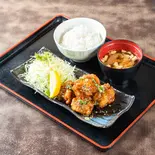 唐揚げの黒酢あんソース(ライス・お味噌汁付き)（東京厨房 虎ノ門三丁目店）