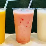 ストロベリーラッシーStrawberry Lassi（インド・アジアンレストラン＆バーリアル）