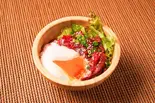 【クセになる食感】マグロのど肉ユッケ(豊洲市場直送魚介のネバとろ丼専門店 漬けとろ亭)