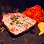 国産鶏の軟骨入りテリーヌとキャロットラペ（LaFede）