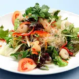 シーフードサラダ seafood salad（イエティ アジアンレストラン＆バー）