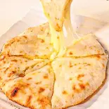 チーズナン Cheese naan（Bipita and Anshu）