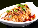 蒸し鶏の特製辛ソース【口水鶏】(中国東北家郷料理永利 豊洲駅前店(1号店))
