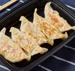 焼き餃子5個 Pan-Fried Gyoza Dumplings (5)（ばんかららーめん立川北口店）