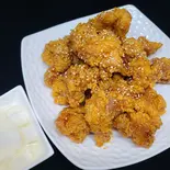 醤油味付けチキンハーフ(骨なし)(大根ピクルス付き)（焼肉韓国料理 東大門）