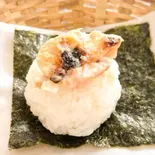 〇サーモンハラスマヨ（魚屋のおむすび丸徳）