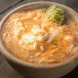 卵とじかすうどん simmered egg udon with fried offal（うどん幸波）