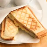 ハムチーズのホットサンド Ham ＆ Cheese Hot Sandwich（カフェキューブリック）