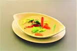 【タイシェフ特製】アボガドと野菜のカレー AVOCADO ＆ VEG GREEN CURRY（アジアンレストラン バジル 丸の内店）